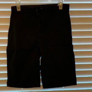 Old Navy Shorts Black Size 18 Knee Length Adjustable Waist. Cotton and Spandex